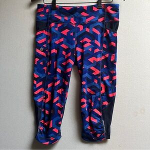 Athleta Geometric Chain be free Pattern Workout Capri Leggings Sz M